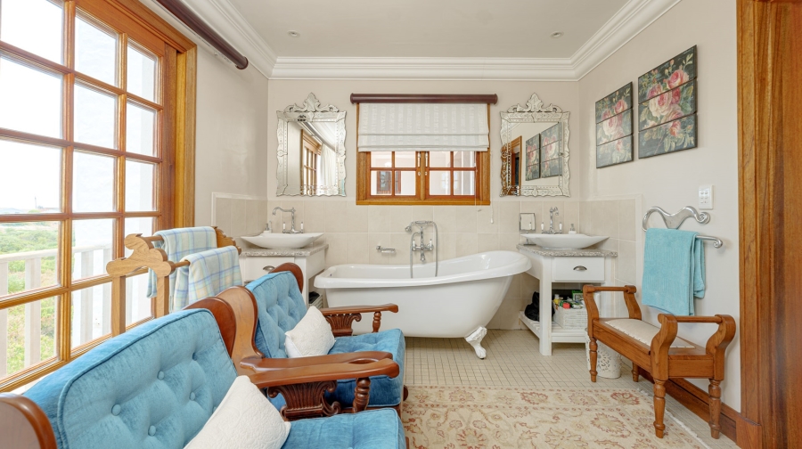 5 Bedroom Property for Sale in Arniston Western Cape